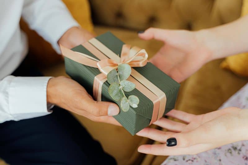 The Five-Minute Compliment Club