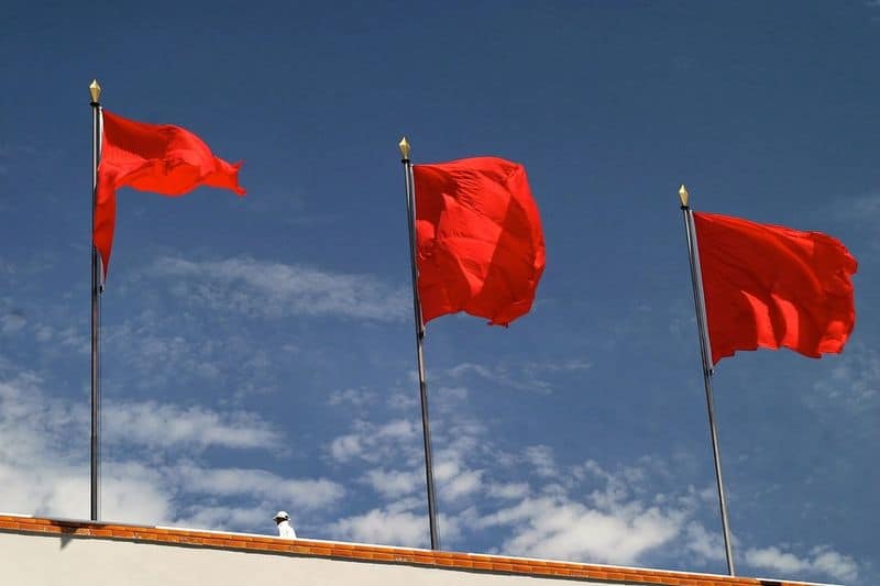 Watch for Red Flags Without Rose-Colored Glasses