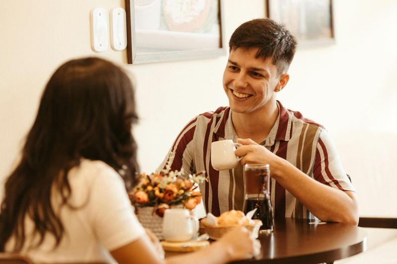 Suggest a No-Pressure Coffee Meet-Up