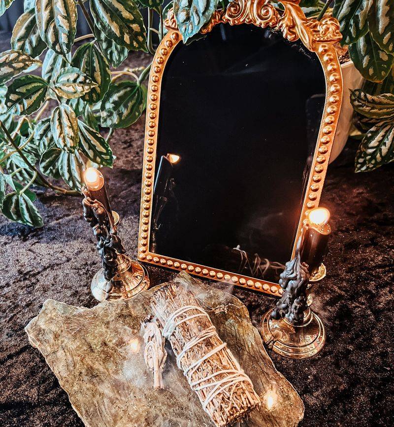 Mirror Scrying