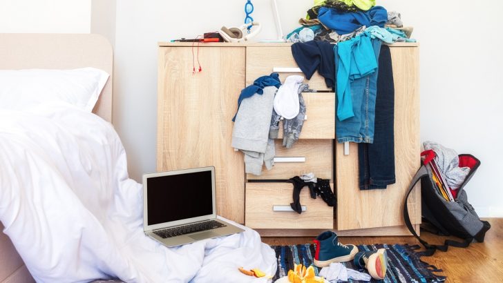 10 Ways a Cluttered Room Is Cluttering Your Mind and Spirit As Well