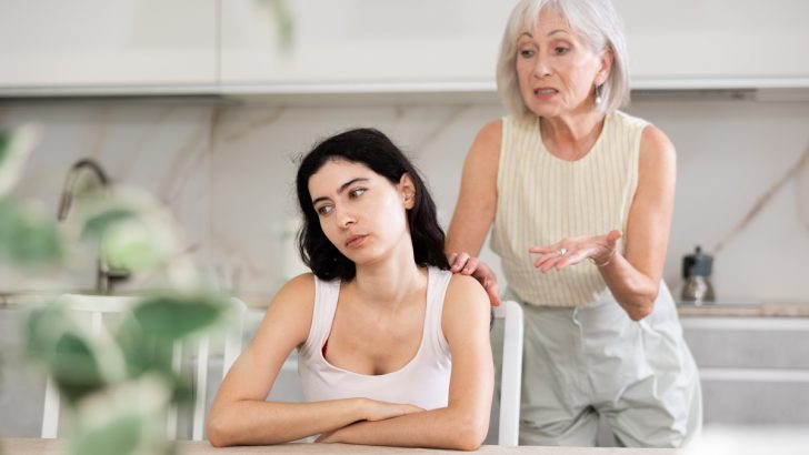 10 Things Mothers Do That Drive Away Their Adult Daughters
