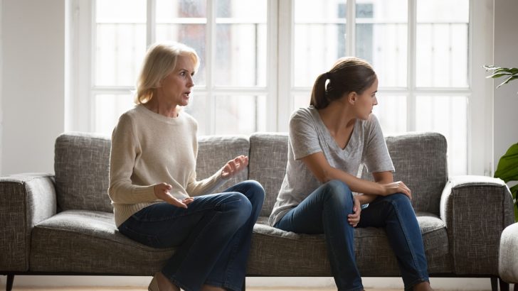 10 Signs of a Toxic Family Member and What to Do About Them