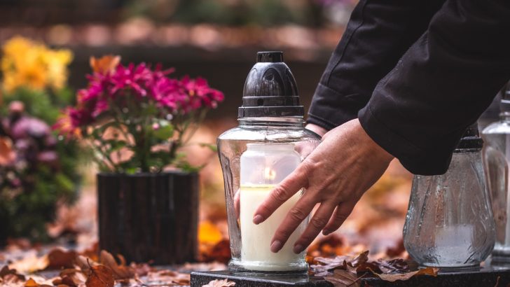 10 Forgotten Graveyard Rules That Reveal a Lot About Old Beliefs