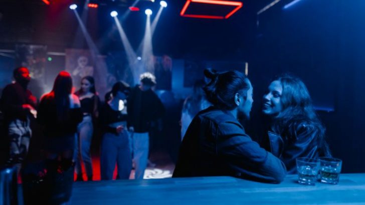 10 Fail-Safe Ways to Flirt In Person