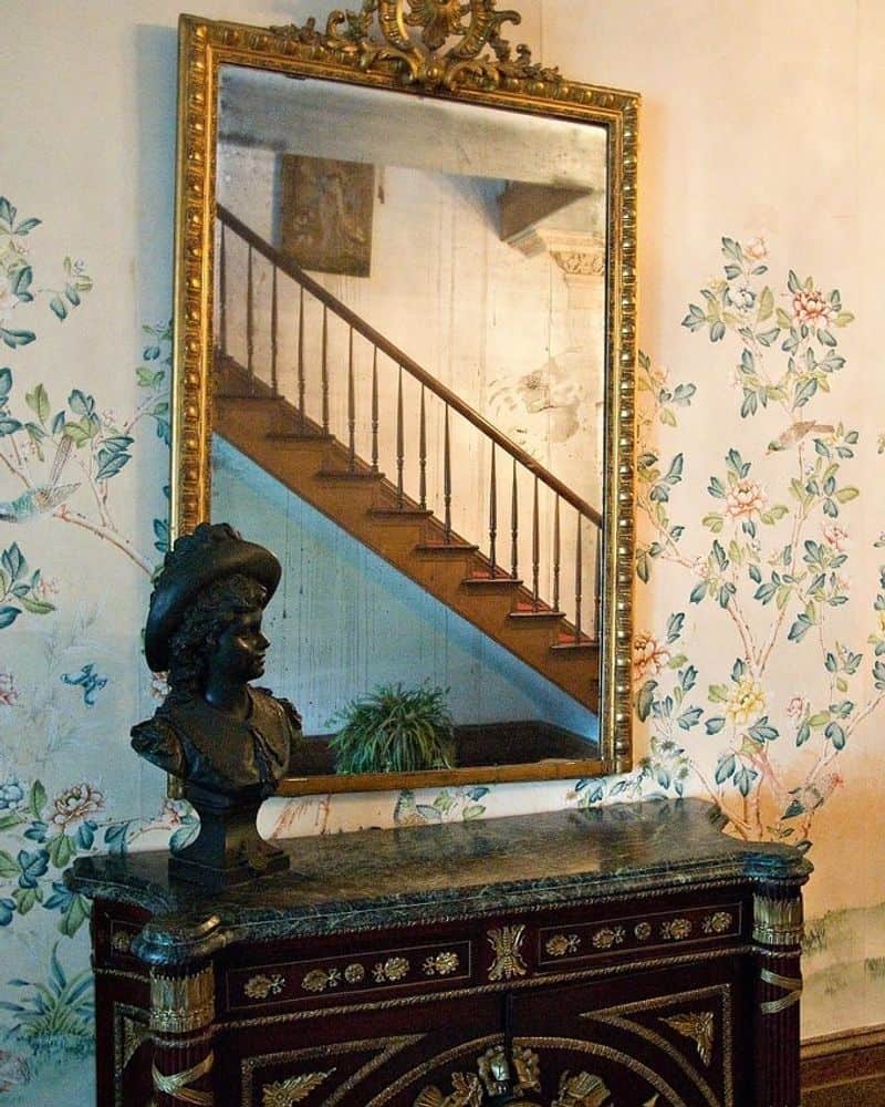Antique Mirrors with Mysterious Reflections
