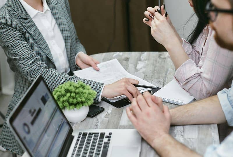 Financial Secrecy and Solo Spending