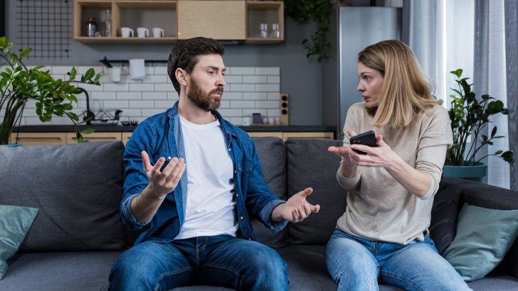 7 Ways to Control Your Jealousy In Relationships