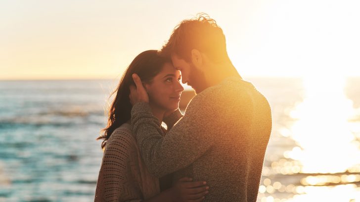 7 Subtle Ways Emotionally Unavailable Men Show Love