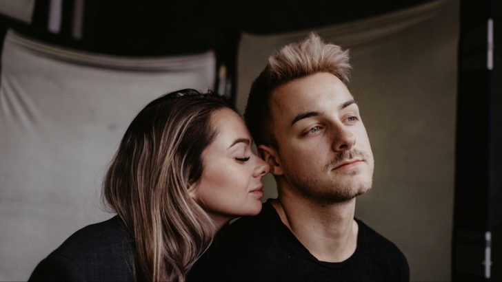10 Signs Your Partner Has Settled for You
