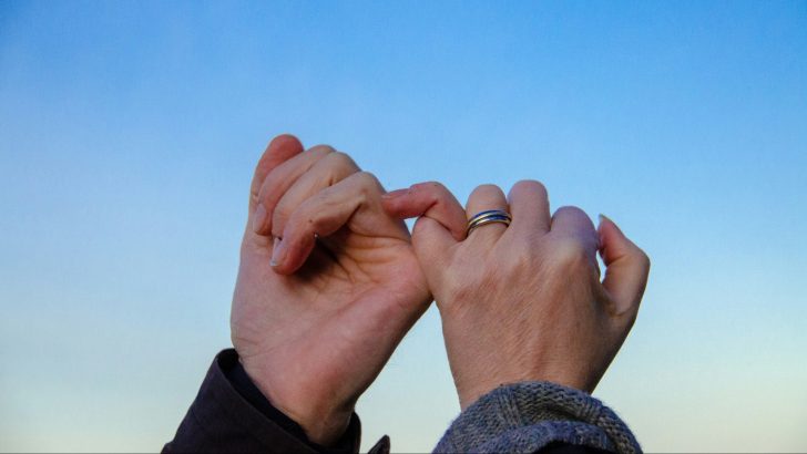 Soulmate vs. Twin Flame — 11 Things That Set Them Apart
