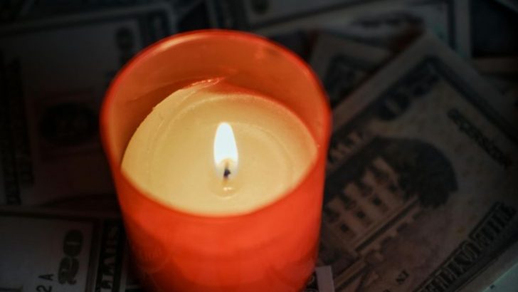 10 Rituals You Should Do at the Beginning of the Month to Welcome In Abundance
