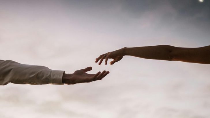 10 Signs Someone Is Thinking About You