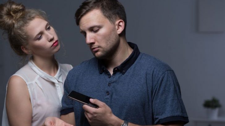 10 Signs Your Relationship Is Parasitic