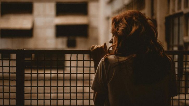 5 Subtle Ways You’re Slowly Losing Yourself In Your Relationship