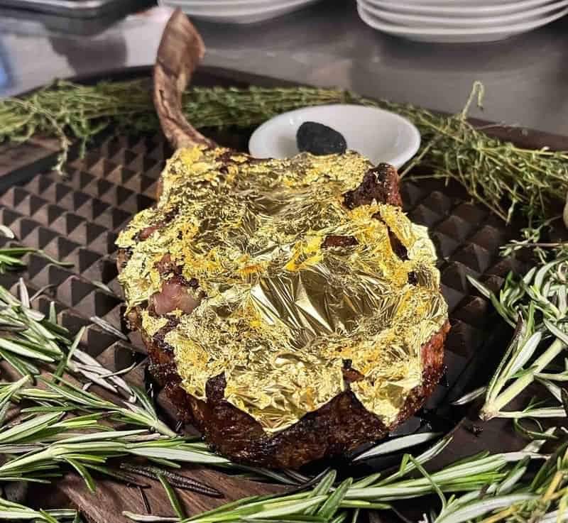 Leo: Gold-Dusted Prime Ribeye Steak