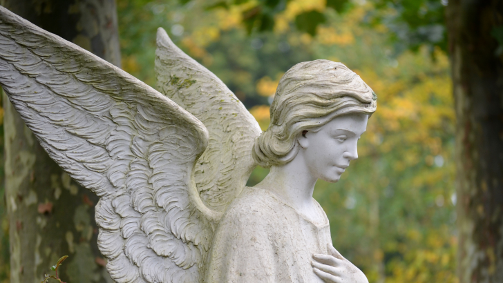 8 Signs Your Spirit Guides Are Testing You Instead of Helping You