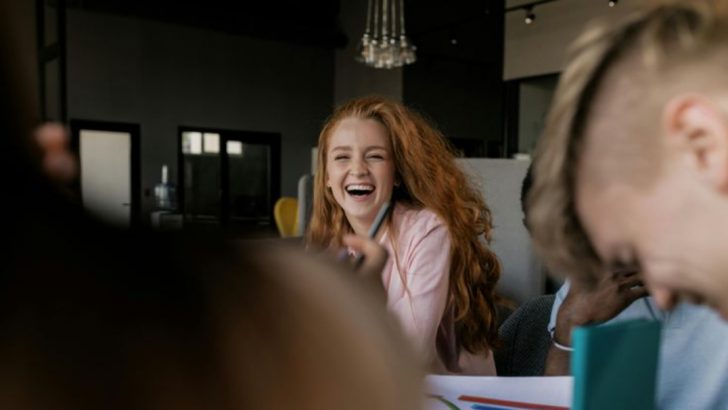 10 Better Ways to Respond to a Compliment Instead of ‘Thank You’ That Will Make You Seem More Confident