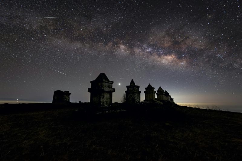 Travelers Navigated by Moonlight