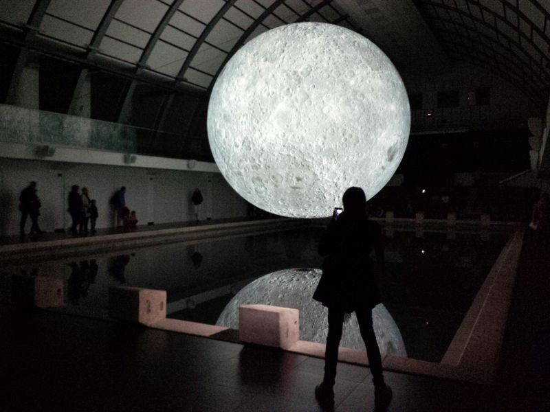 Women's Cycles Synchronized with Lunar Phases