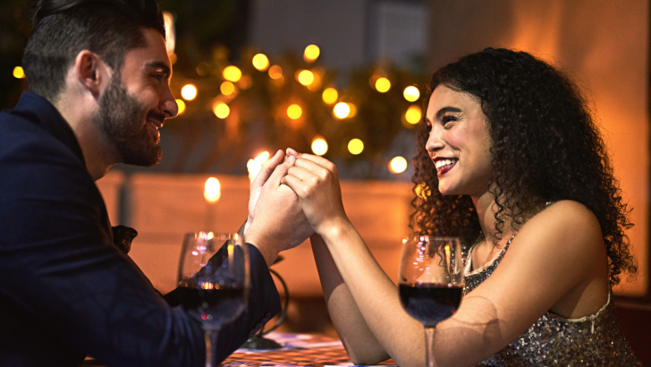 Things All Women Secretly Hope Men Do On First Dates