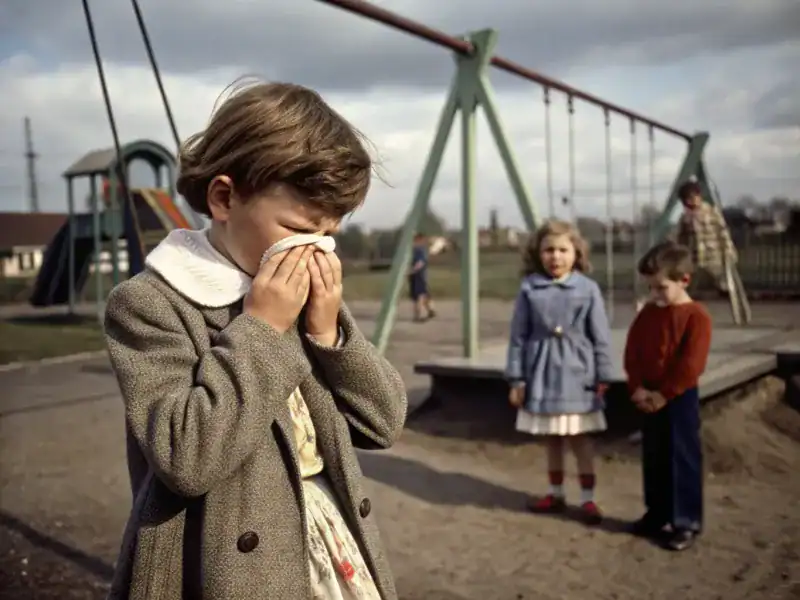 Sneezing With Open Eyes Pops Them Out