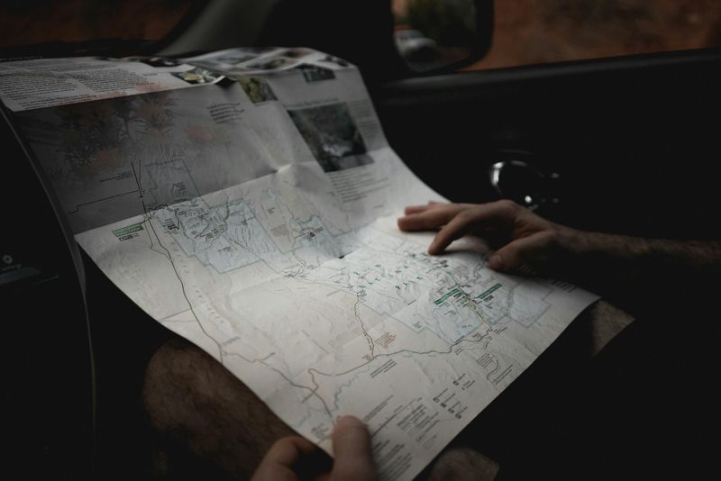 Using Paper Maps to Navigate