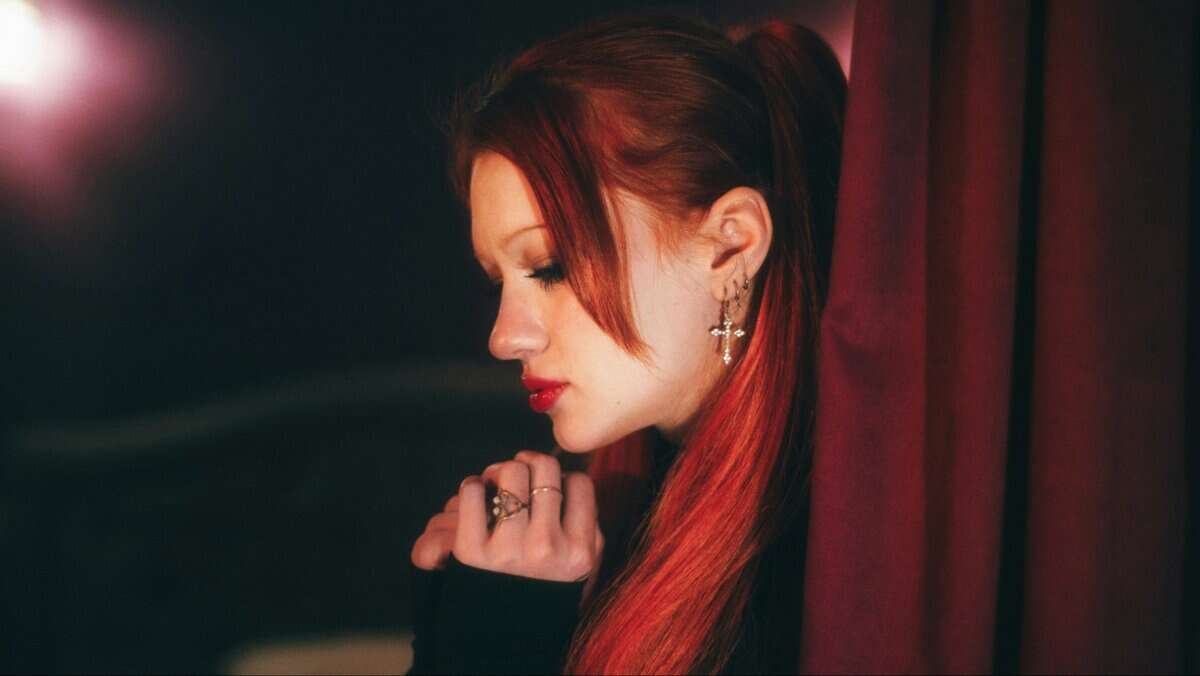 feminine woman praying