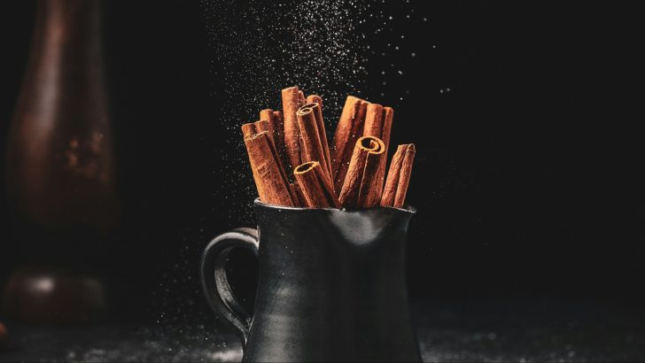 Powerful Cinnamon Rituals to Attract Wealth