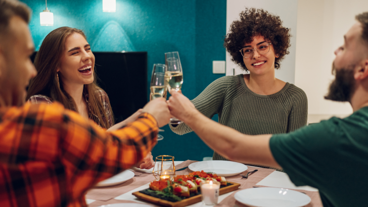 10 Signs You Are &lsquo;Social Camouflaging&rsquo;