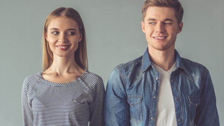 10 Body Language Signs That Show Someone Likes You