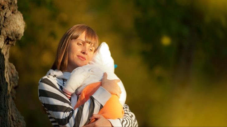 The Unfair Struggle of &ldquo;Married Single Mothers&rdquo;