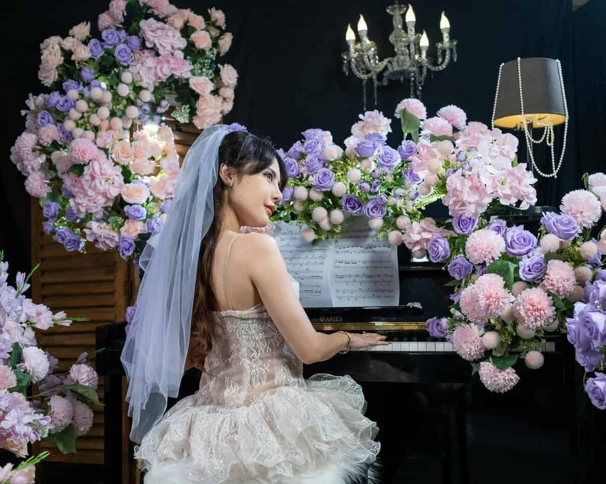 marry bride flowers