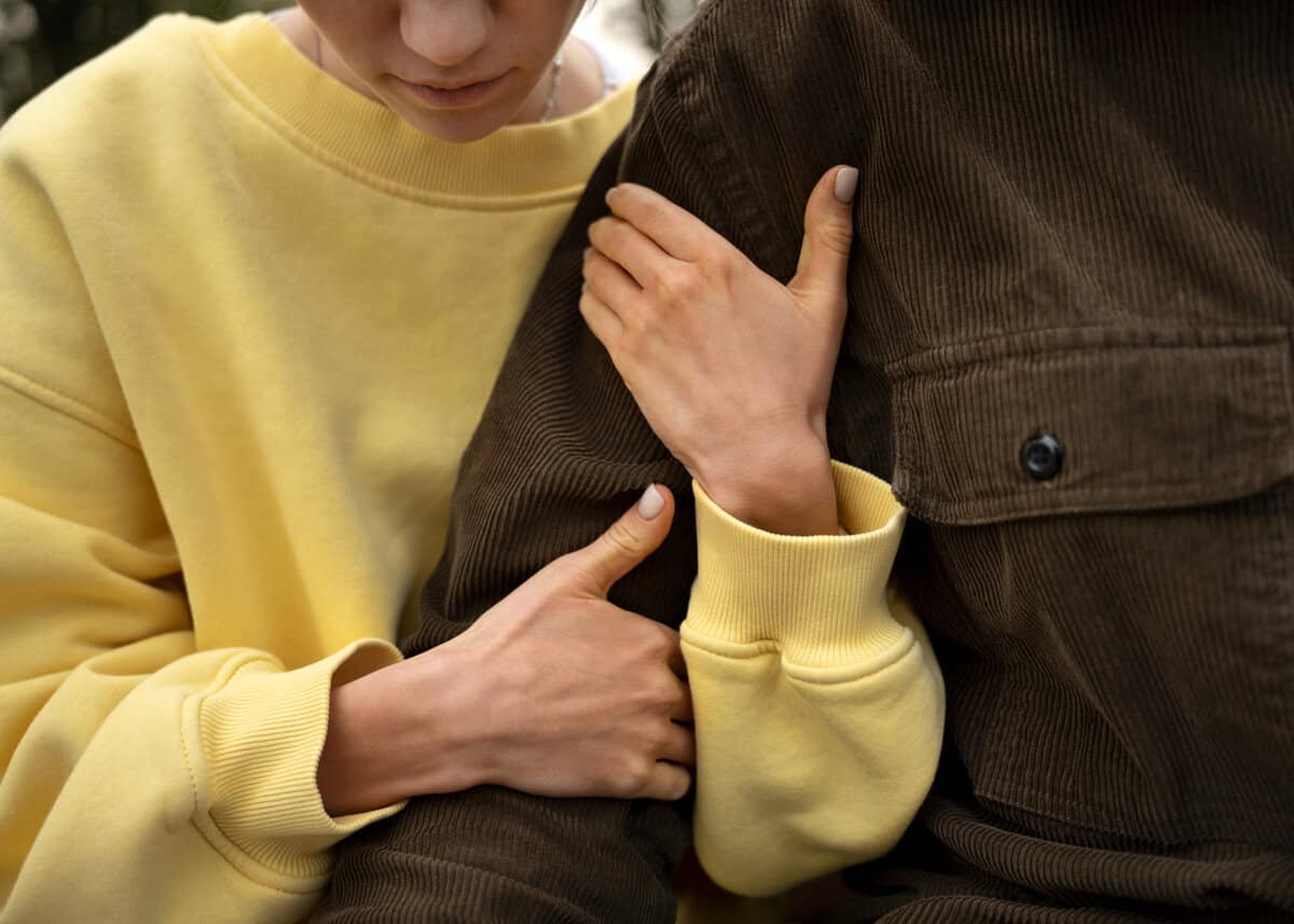 avoidant couple